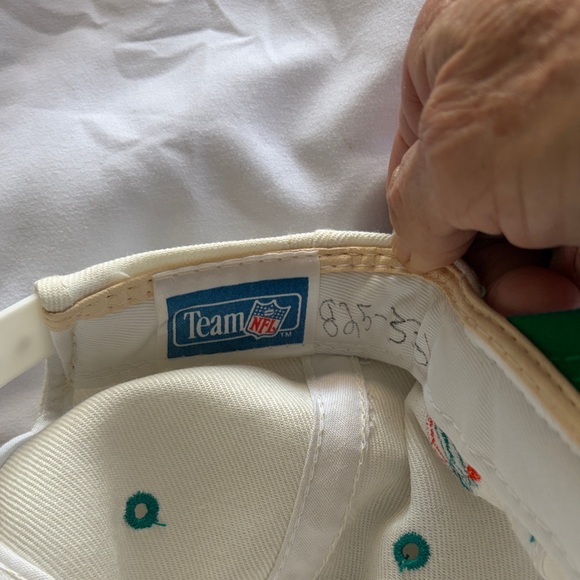 Miami Dolphins VINTAGE Cap with Green Brim - Picture 5 of 5